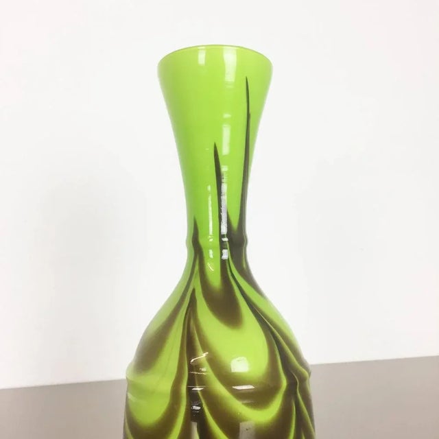 Glass Italian Opaline Florence Vase from Carlo Moretti, 1970s For Sale - Image 7 of 11