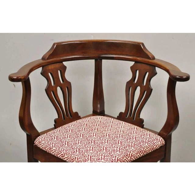 Vintage Mahogany Georgian Chippendale Style Corner Chair by Statesville Ross. Item features solid wood construction,...