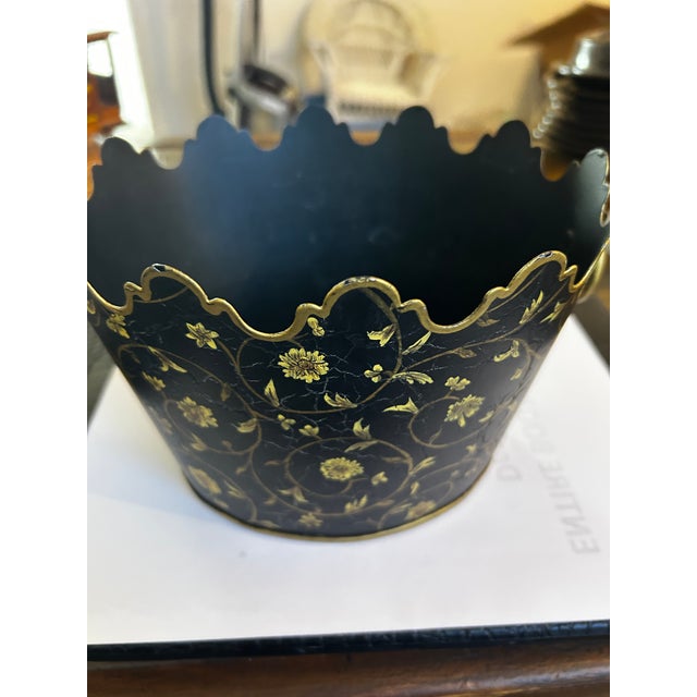 1950s Vintage Chinoiserie Hand PaintedToleware Cache Pot For Sale - Image 5 of 5