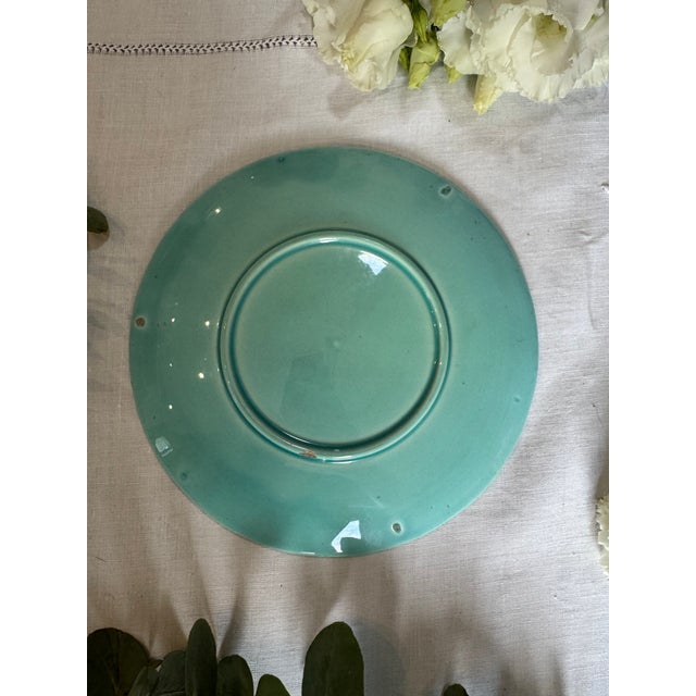 Swallow-Shaped Barbotine Plate, in Good conditions. Designed 1890 to 1919