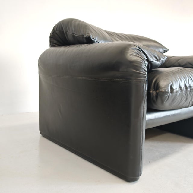 Animal Skin Maralunga Armchairs in Black Leather, 1980s, Set of 2 For Sale - Image 7 of 18