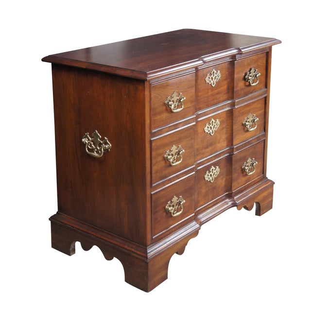 Traditional 1980s Pennsylvania House Cherry Bachelors Chest of Drawers Stand Console 26" For Sale - Image 3 of 13