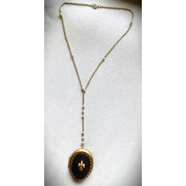 Vintage Large Etched Locket, Black Stone, Gold Leaf Fleur De Lis For Sale - Image 12 of 12