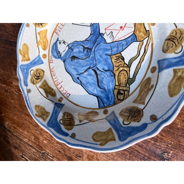 1910s Antique 1917 Hr Quimper Assiettes Du Cercle Du Soldat/Circle of the Soldier of the 6th Arrt Faience Plate Deception Du Filleul/Godson's Disappointment For Sale - Image 5 of 7