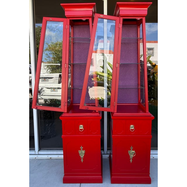 Thomasville Pair of Vibrant Red & Aubergine Spanish Revival Style Curios For Sale - Image 4 of 9