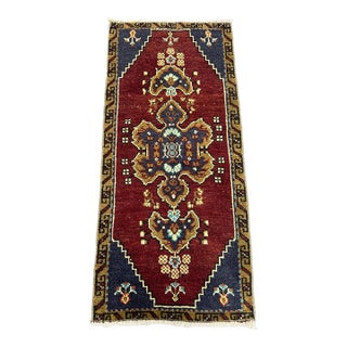 Turkish Yastik Rug 1'6" x 3'3" For Sale