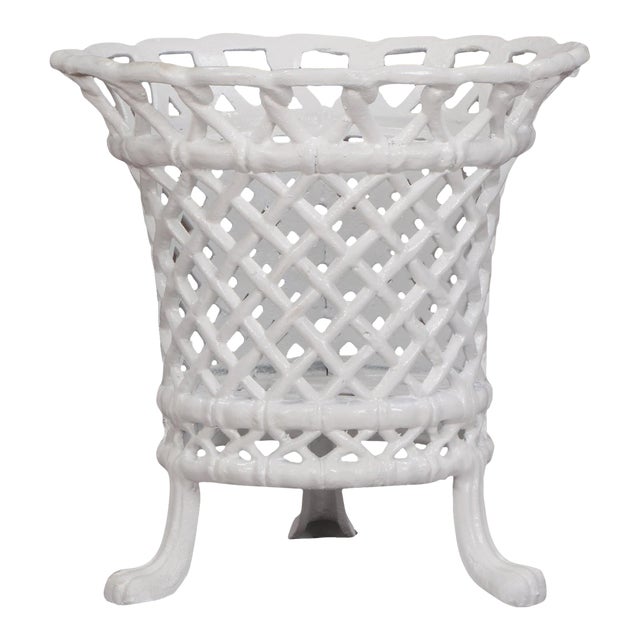 Round White Lattice Scalloped Planter with Lions Feet, Medium For Sale