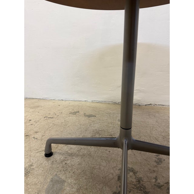 Charles and Ray Eames Round Oak Veneer Pedestal Dining Table for Herman Miller For Sale - Image 11 of 13