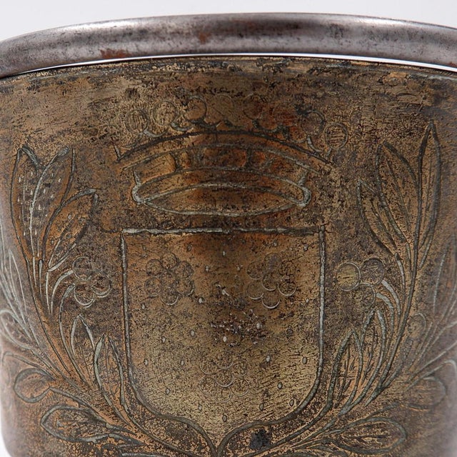 Small embossed copper cauldron with the "Arms of the House of Arenberg" Antique - Decoration - 18th Measures : Ø19cm H:15cm
