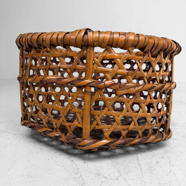 Shōwa Japanese Bamboo Baskets, 1950, Set of 2 For Sale - Image 4 of 9