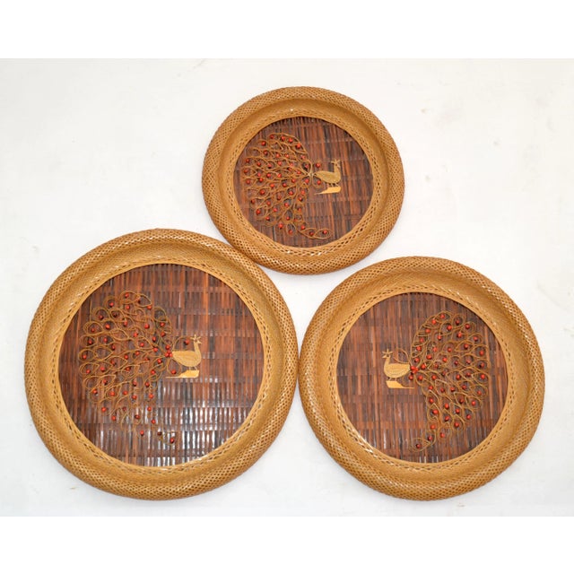 1970s Nesting Decorative Handcrafted Cane & Rattan Beaded Wall Plates Peacock Motif- Set of 3 For Sale - Image 12 of 13