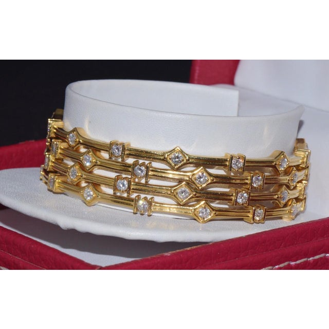 Set of 4 Designer Natural 4.65cts vs F Diamond 18k Solid Gold Stacking Bangles For Sale - Image 4 of 10