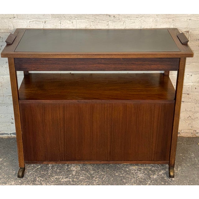 Mid-Century Modern Black Topped Walnut Bar Cart For Sale - Image 4 of 11