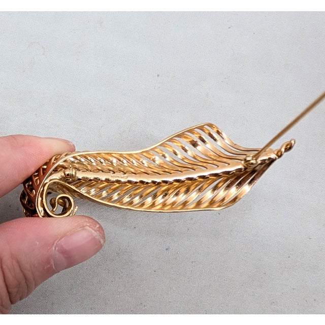 1960s Vintage 1968 Signed Napier Goldtone Slatted Curled Leaf Brooch For Sale - Image 5 of 9