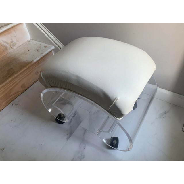 Plastic 1970s Postmodern Lucite Acrylic Stool Ottoman For Sale - Image 7 of 11