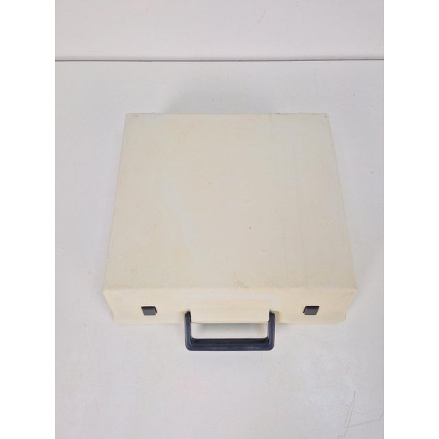 1970s Vintage Traveller De Luxe Typewriter with Case from Olympia, 1970s For Sale - Image 5 of 10