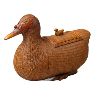 Vintage Woven Wicker Duck Storage Box For Sale