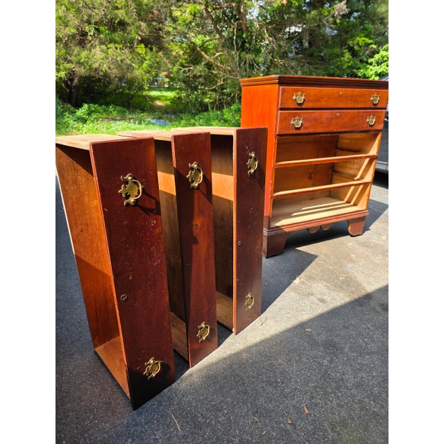 Federal Period Lift-Top Blanket Chest With Drawers, C. 1790–1810, Connecticut Origin For Sale - Image 10 of 16