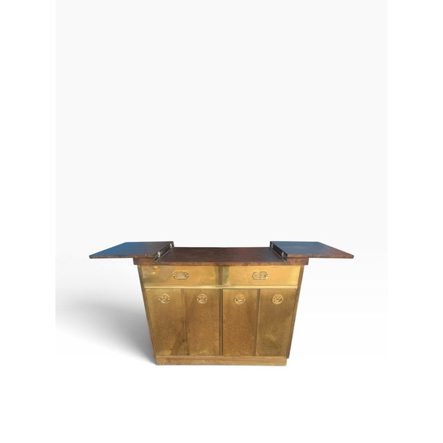 Campaign Attributed Mastercraft Brass & Burl Wood Bar Cabinet / Dry Bar, 1970s For Sale - Image 3 of 14