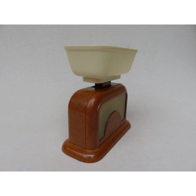 1940s Vintage Bakelite and Celluloid Kitchen Scales from Dr. Oetker, 1930s For Sale - Image 5 of 9