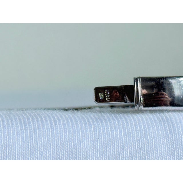 1970s Vintage Italian 925 Sterling Silver Bypass Hinged Bangle Bracelet Italy Modern Sculptural Design For Sale - Image 5 of 14
