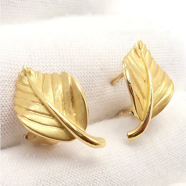 Gold Vintage! Tiffany & Co Leaf Yellow Gold Earrings 2003- 2 Pieces For Sale - Image 8 of 9