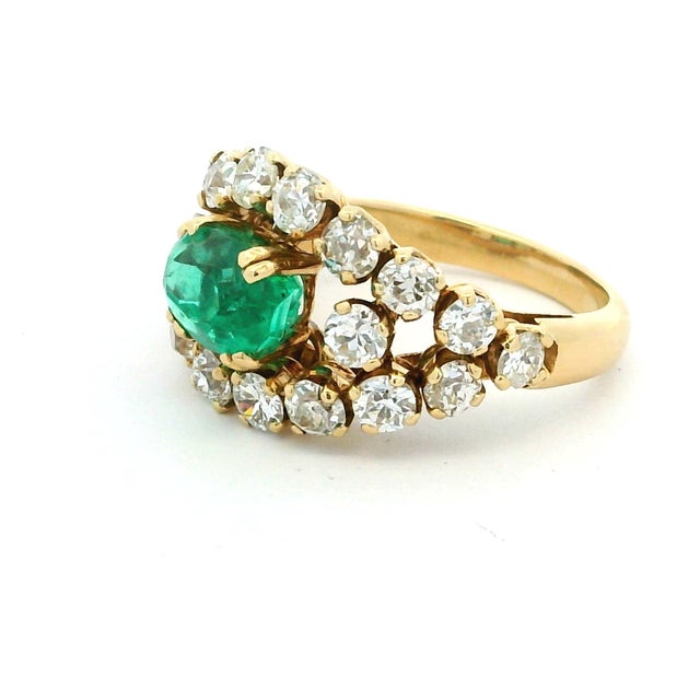 From Colombia’s rich jewelry tradition, this vintage 1960s cocktail ring dazzles with vibrant color and bold mid-century...