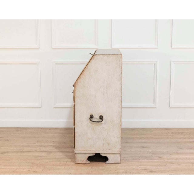 Gustavian (Swedish) Mid-19th Century Swedish Painted Secretary in Pine, circa 1840–1850 For Sale - Image 3 of 12