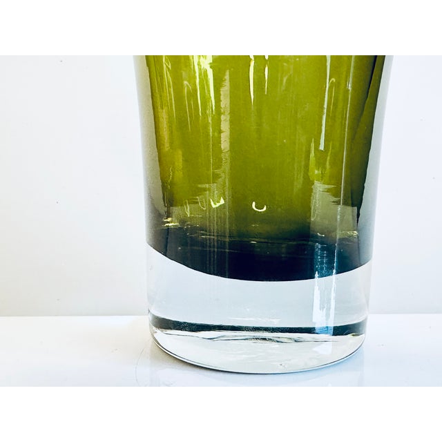 1960s Sculptural Glass Art Vase in Olive Green from the Riihimäen Lasi Oy Glassworks, Finland, 1960s For Sale - Image 5 of 13
