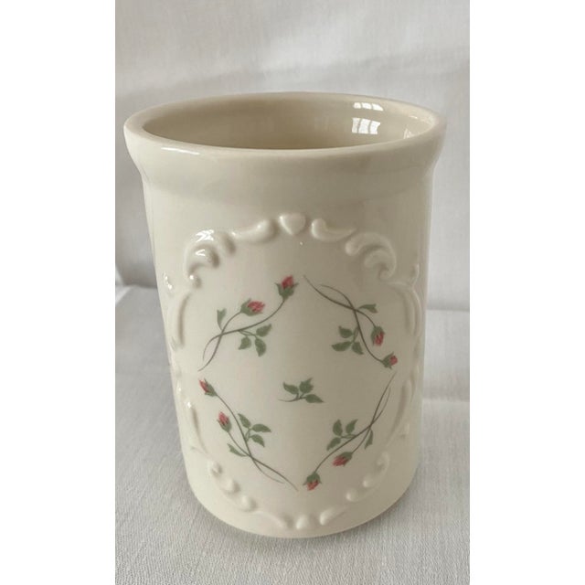 Late 20th Century Lenox Rose Manor Pink China Bathroom Tumbler - Lenox Ivory Porcelain Excellent Condition. For Sale - Image 10 of 10