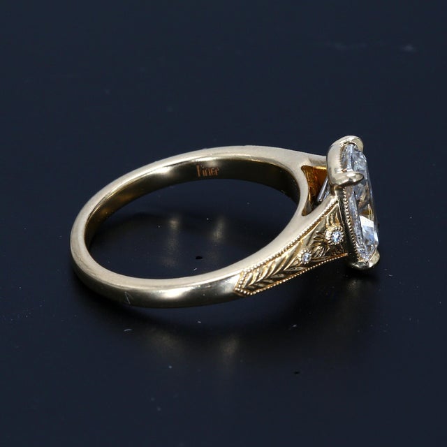 2.1ct Igi Certified Lab-Grown Cushion-Cut Diamond Ring in 14k Yellow Gold Size 7 For Sale - Image 4 of 8