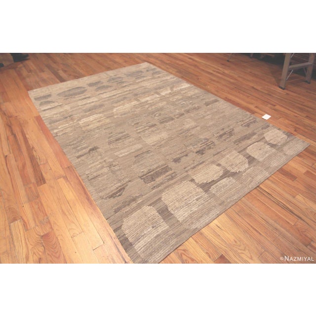 A Gorgeous Decorative Modern Chic Central Asian Rug, Country of Origin: Central Asia, Circa date: Modern Rugs - For quite...