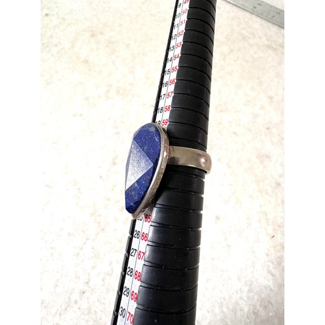 Sterling Silver and Faceted Lapis Cocktail Ring For Sale - Image 4 of 5