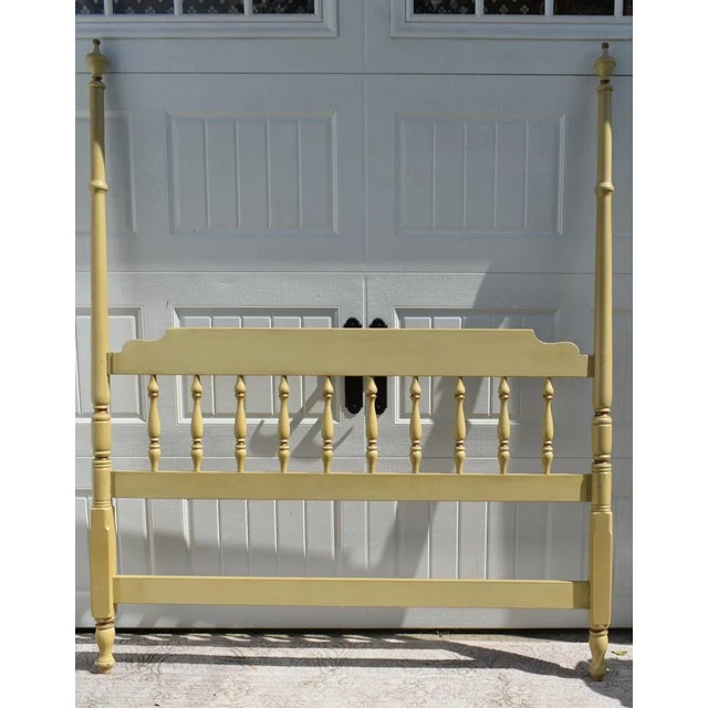 Heywood Wakefield Full Size Spindle Poster Headboard Cottage Paint Vintage 60s For Sale - Image 11 of 12