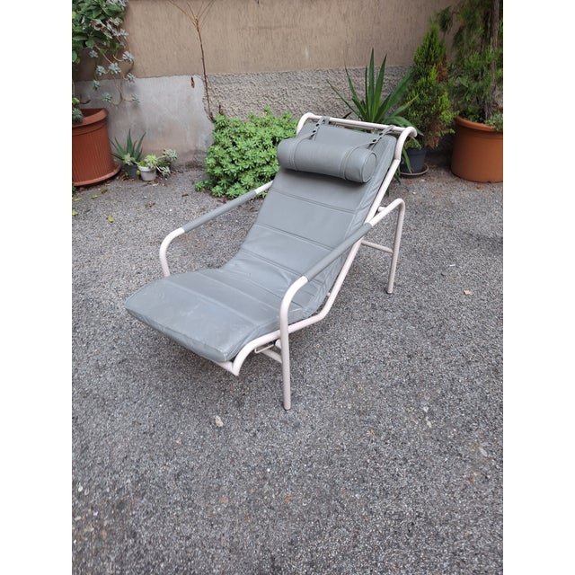 Genni Model Chaise Longue in White Frame and Grey Leather by Gabriele Mucchi for Zanotta, 1990s For Sale - Image 9 of 18