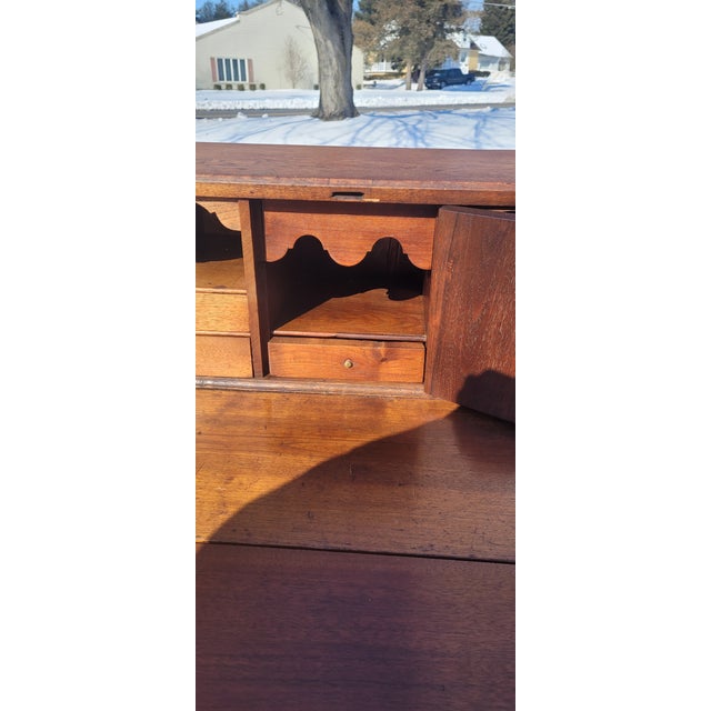 18th Century American Walnut Chippendale Desk For Sale - Image 16 of 17