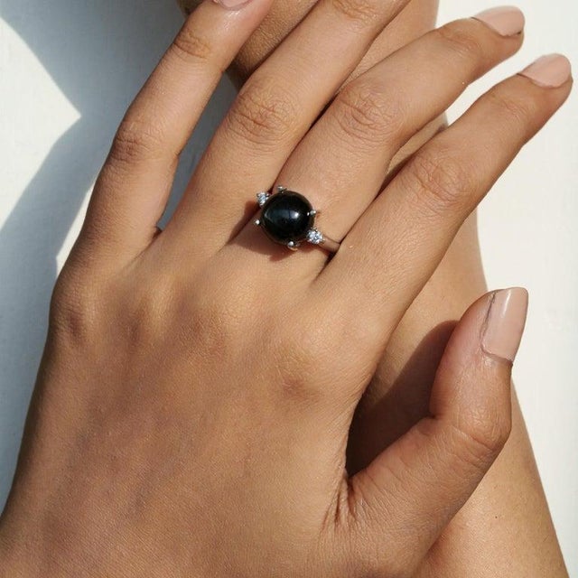 Vintage Black Star & Zircon Ring in White Gold Setting, Size 7 For Sale - Image 10 of 13