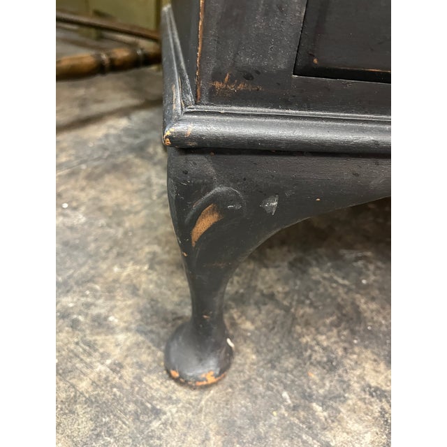 Wood 19th Century Queen Anne 3 Drawer Commode Chest For Sale - Image 7 of 8