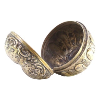 Apple-Shaped Gilded Silver Box with Reliefs on the Hinged Lid For Sale