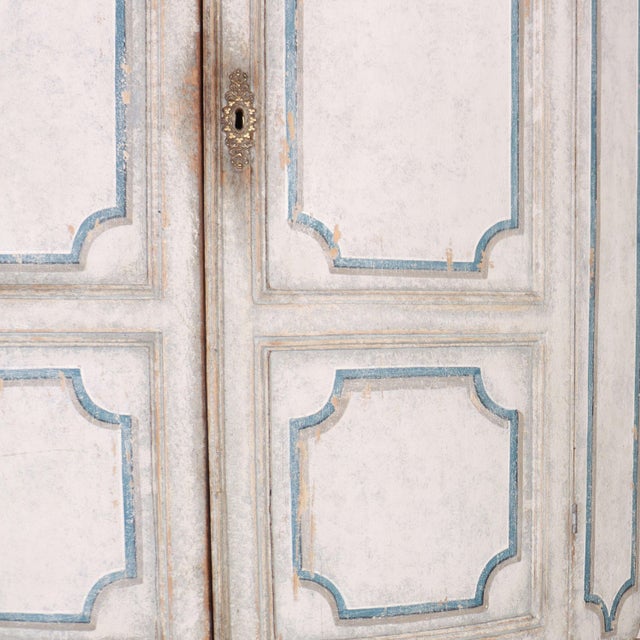 English Bowfront Corner Cabinet in Pine For Sale - Image 5 of 11