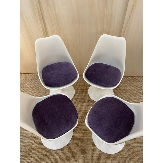 Eero Saarinen Tulip Chairs by Eero Saarinen for Knoll, 1970s, Set of 2 For Sale - Image 4 of 11