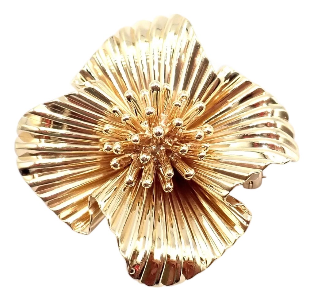 Late 20th Century Vintage Tiffany & Co. Yellow Gold Flower Pin