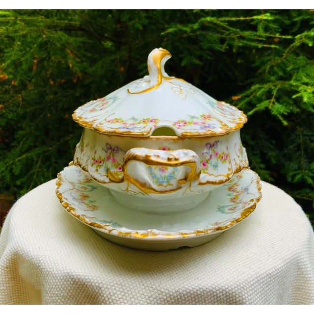 French Early 1900s Theodore Haviland French Porcelain Sauce Tureen - Marie Antoinette Romance For Sale - Image 3 of 6