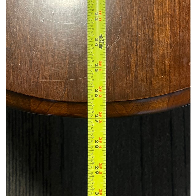 Wood Late 20th Century Kincaid Queen Anne French Country Solid Wood Oval Side Accent End Table Drawer Dark Brown For Sale - Image 7 of 11