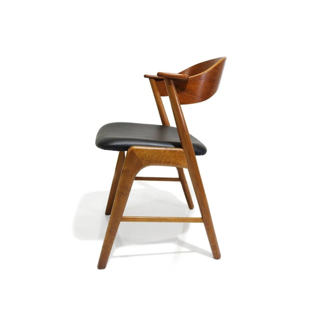 Mid-Century Modern Vintage Kai Kristiansen Oak and Teak Curved Back Dining Chairs- Set of 4 For Sale - Image 3 of 9