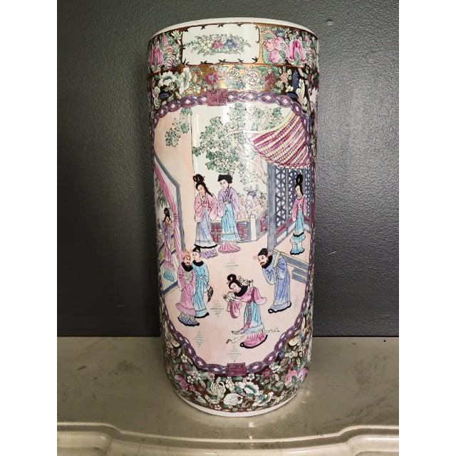Chinoiseries Large Chinese Famille Rose Porcelain Umbrella Stand With Mandarin Court Scenes For Sale - Image 4 of 7