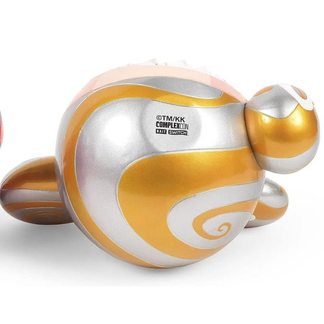 Takashi Murakami, Mr. Dob (Gold), Limited Edition Sculpture For Sale - Image 4 of 4