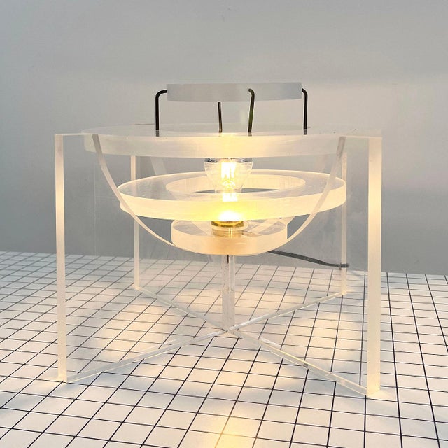 Sculptural Table Lamp in Acrylic, 1970s For Sale - Image 6 of 11