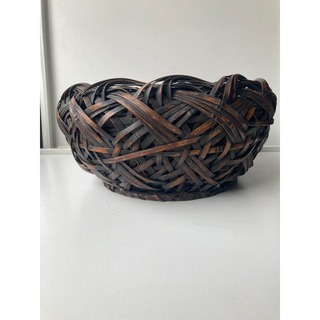 Contemporary Round Woven Basket 10.5"D X 5.5"H , No makers mark, in very good condition.