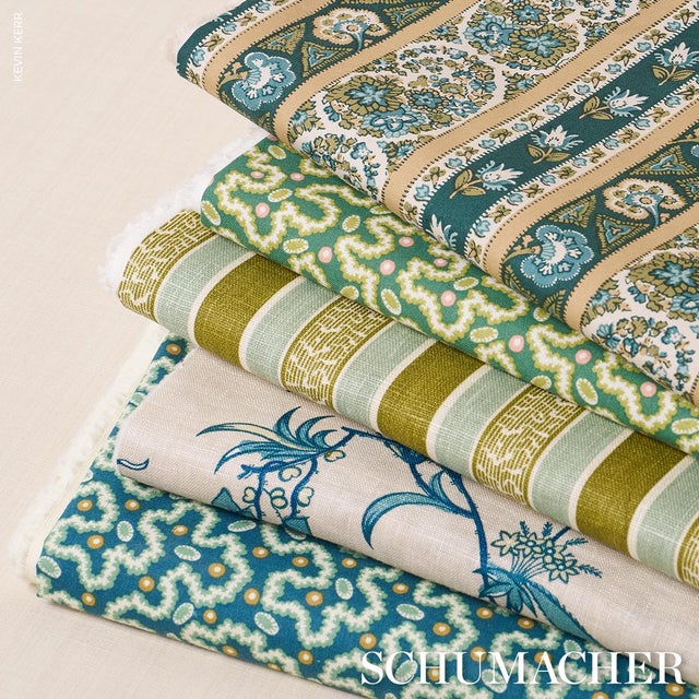 Not Yet Made - Made To Order SAMPLE - Schumacher Apolline Botanical Fabric In Siel & Marine For Sale - Image 5 of 5